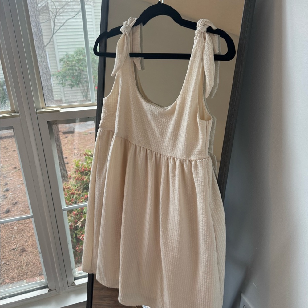 Lulu's Cream Tie-Shoulder Sleeveless Tank Top